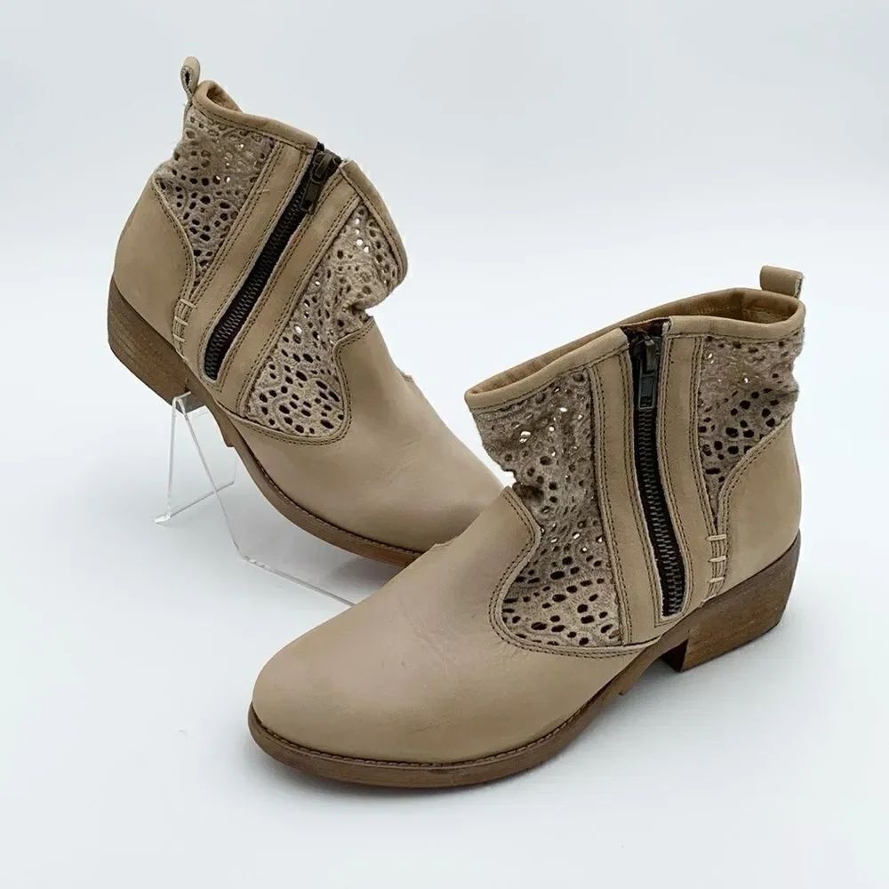 Coolway leather die cut ankle boots booties woman’s size 37